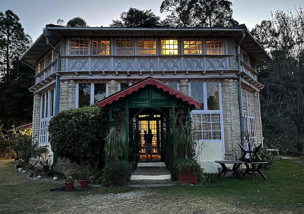 Hotel Chevron Rosemount Ranikhet Exterior foto